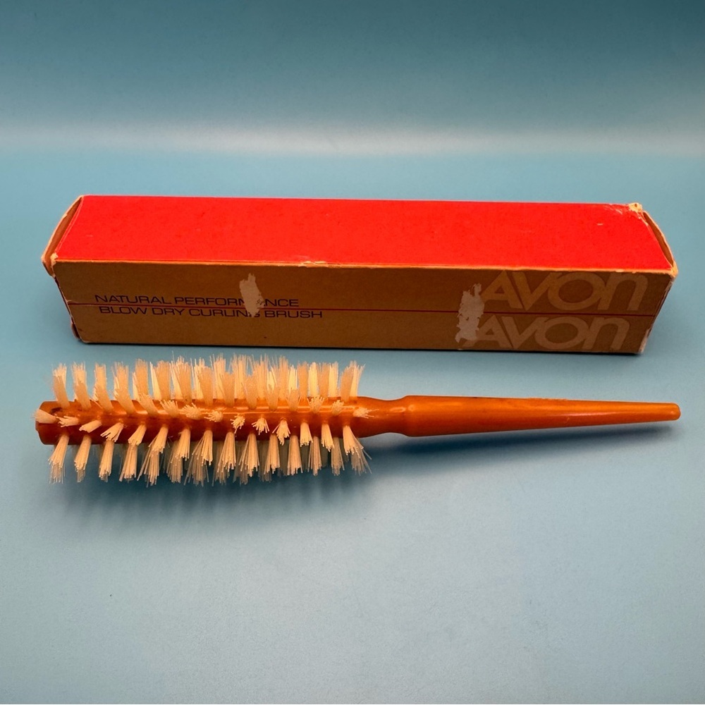 Avon Natural Performance Blow Dry Curling Brush  1982